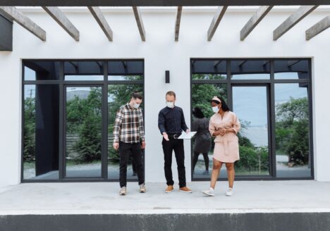 Agent showing Commercial space to tenant